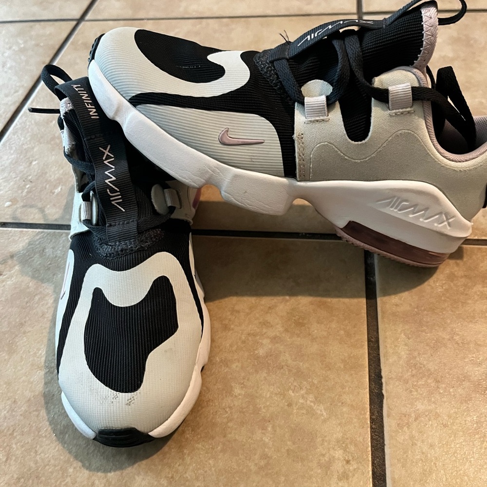 Kids Nike Air Max Infinity Pink and Grey